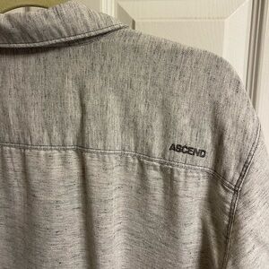 Ascend Button Down. Size LT. Heather/Marled Gray.